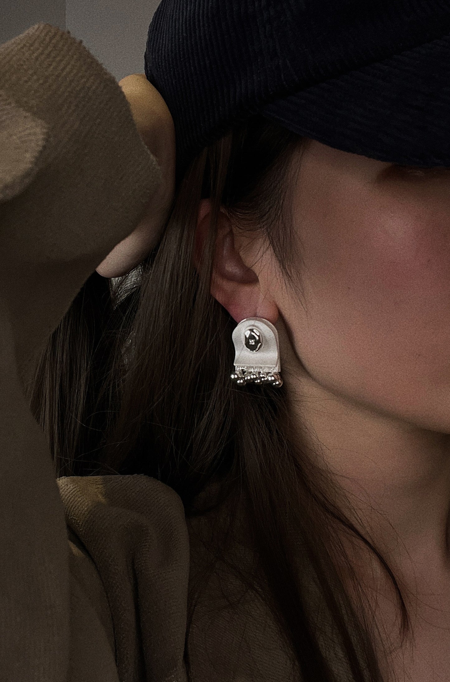 Pupil 004 . EARRING