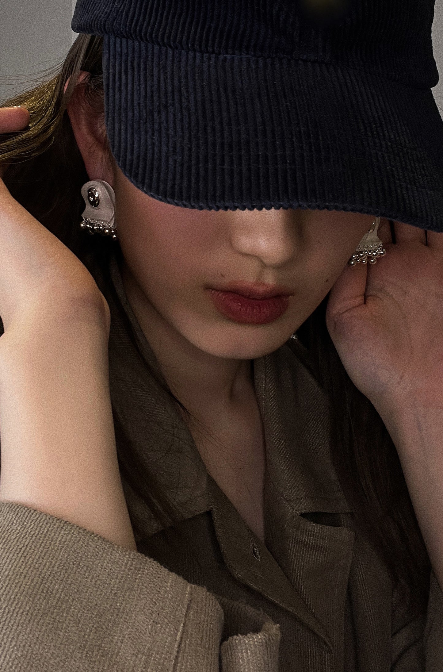 Pupil 004 . EARRING